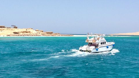 Єгипет знімає більшість обмежень і тимчасово скасовує візовий збір