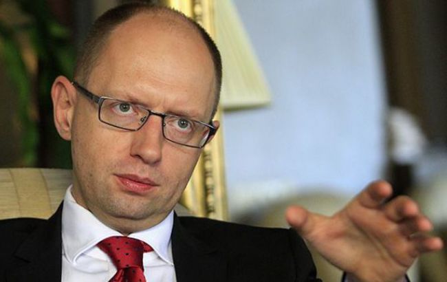 Яценюк во Франции будет искать инвесторов для украинской ГТС