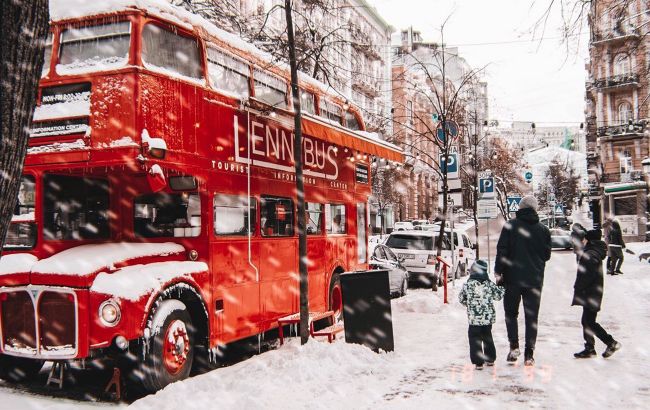 В Киеве закрылось легендарное кафе в автобусе из Лондона, где был Борис Джонсон и Зеленский
