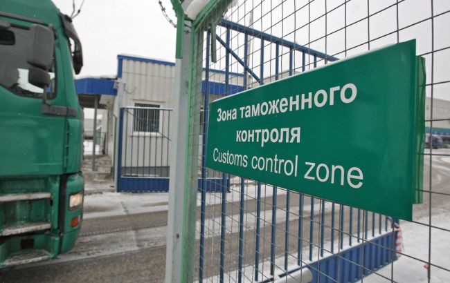 Російська митниця перестала пропускати вантажі з Туреччини