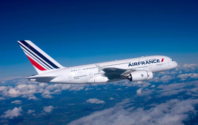 Air France після протестів вирішила скоротити менше тисячі співробітників