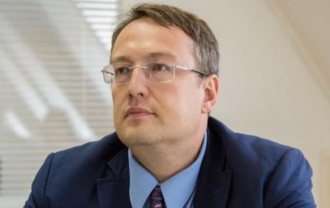 Замах на Осмаєва: кілер близько року входив у довіру політиків і журналістів