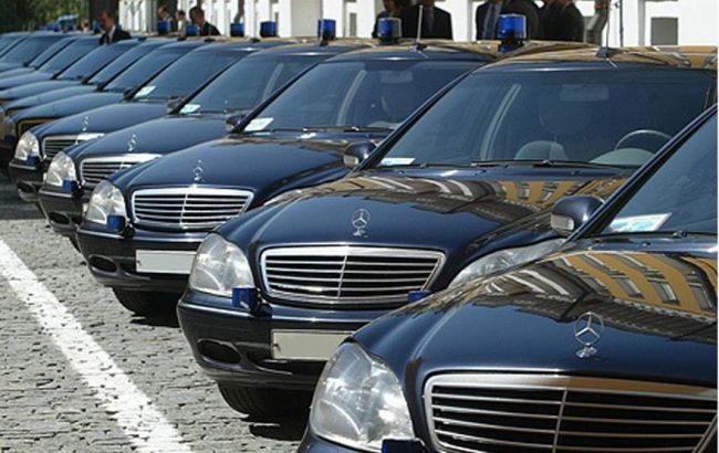 Кабмин закупил два бронированных автомобиля