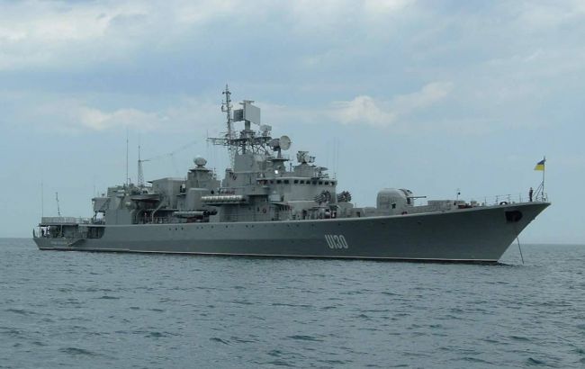 "Гетьман Сагайдачний" випровадив російський корабель, який вів розвідку поблизу України