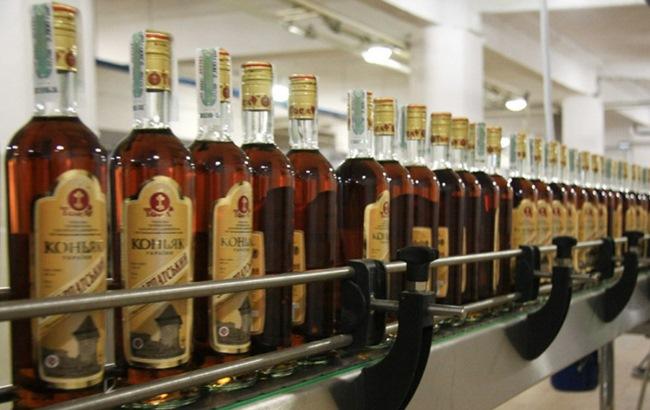 Українцям доведеться забути про шампанське і коньяк