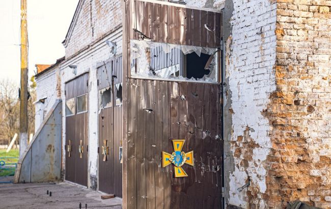 Россияне атаковали здание пожарно-спасательного подразделения в Сумской области