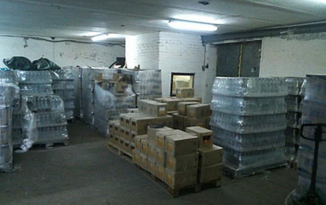 У Дніпропетровській обл. поліція вилучила фальсифіковану горілку на 30 млн гривень