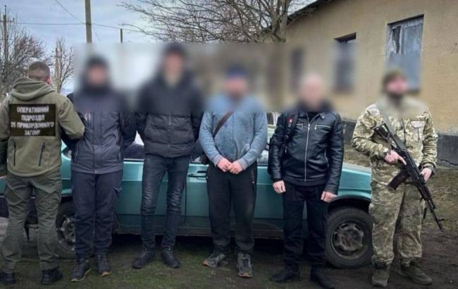 Соседу со скидкой. ГПСУ задержала водителя, который отвозил уклонистов к границе