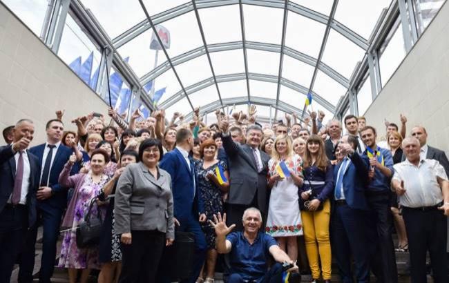 Порошенко назвал харьковское метро самым красивым в мире
