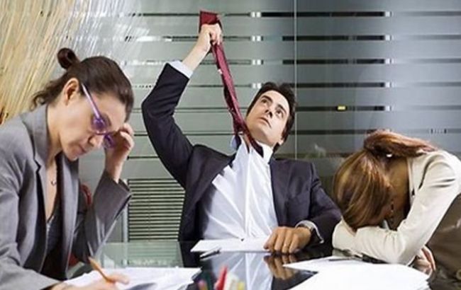 Половина офісних працівників не дотягує до наступної зарплати