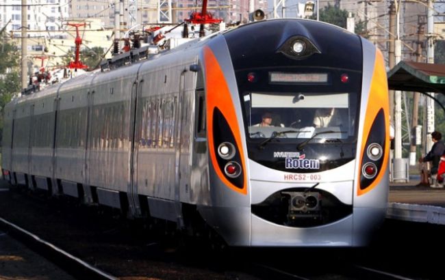 Пассажиров поезда Киев-Днепропетровск эвакуировали из-за сообщения о минировании