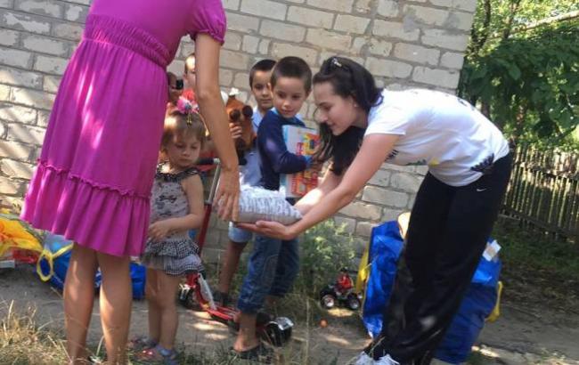 "Цим діткам треба допомогти": чемпіонка України Надія Васіна відвідала зону АТО