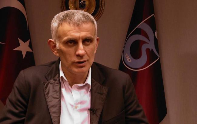 Президента турецкого футбольного клуба дисквалифицировали за взятых в заложников судей