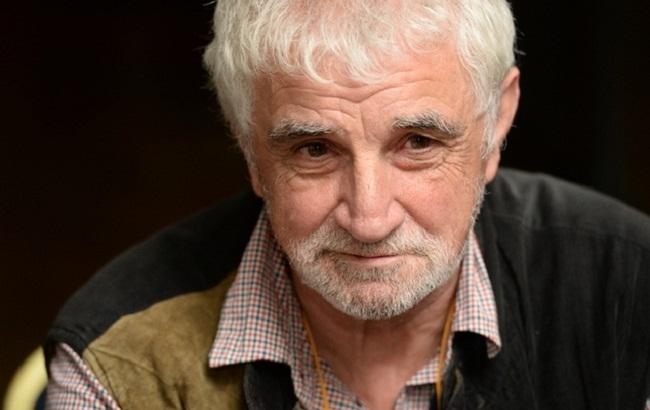 Российский поэт о родине: "Хотели расщепить на атомы наш мир, чтоб стал он чуть добрее"