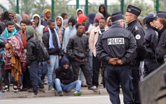 В Венгрии разрешили армии применять силу против мигрантов