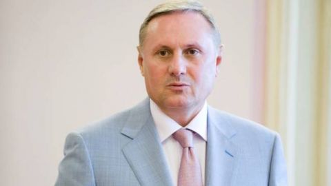 Суд закрыл дело Ефремова о "диктаторских законах"