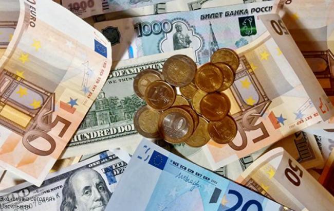 Объем наличных валютных расчетов на межбанке в апреле увеличился на 29%, - НБУ