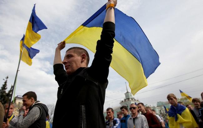 Опрос: 66,6% украинцев поддерживают мирное урегулирование ситуации на Донбассе