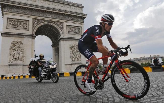 Полиция Франции не считает инцидент на трассе "Тур де Франс" терактом