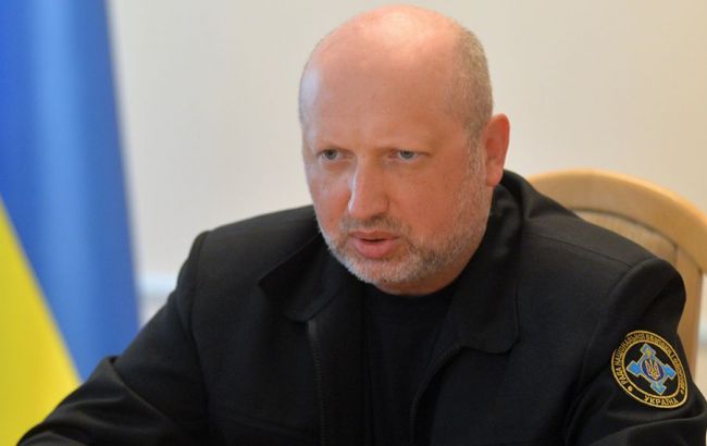 РФ продовжує порушувати домовленості про припинення вогню на Донбасі, - Турчинов