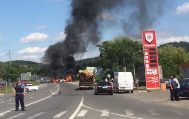 Під Мукачевим заблокованими залишаються до 7 бійців "Правого сектора", - нардеп