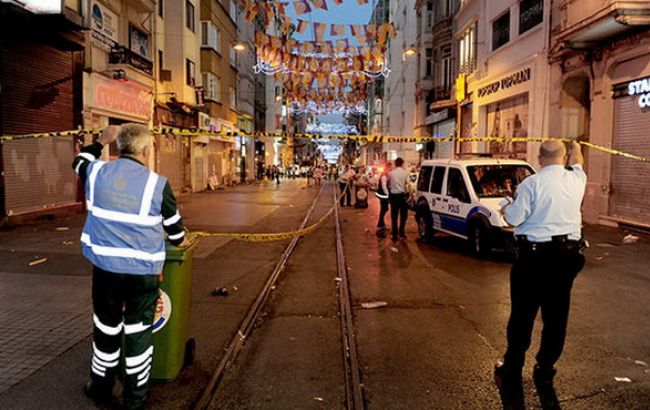 В центре Стамбула неизвестный обстрелял людей, есть пострадавшие