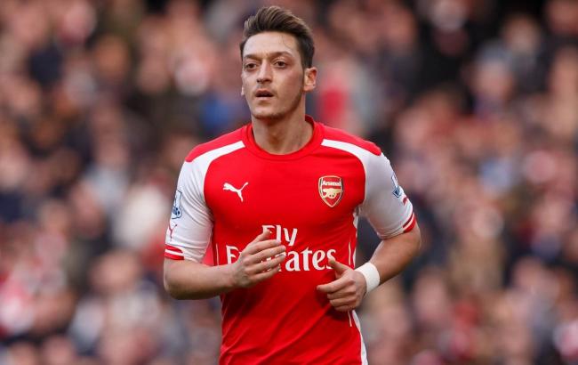 Хавбек "Арсенала" Озил пропустит матч против "Ливерпуля"