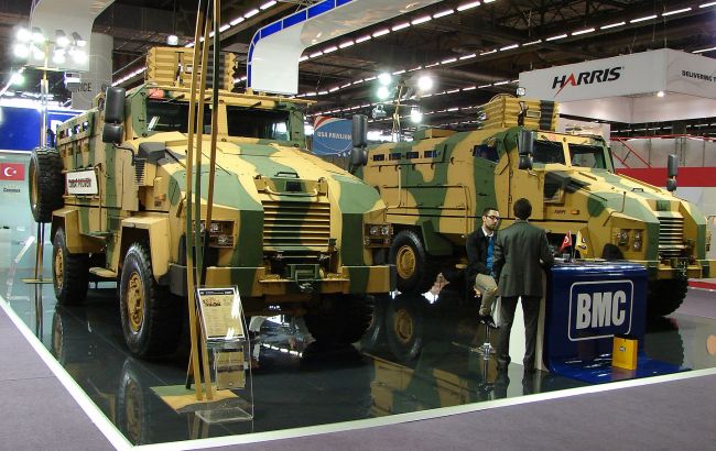 Україна отримала партію турецьких бронетранспортерів Kirpi (відео)