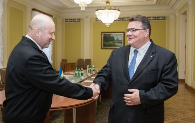 Турчинов: збільшення інтенсивності обстрілів свідчить про намагання РФ зірвати мінські угоди