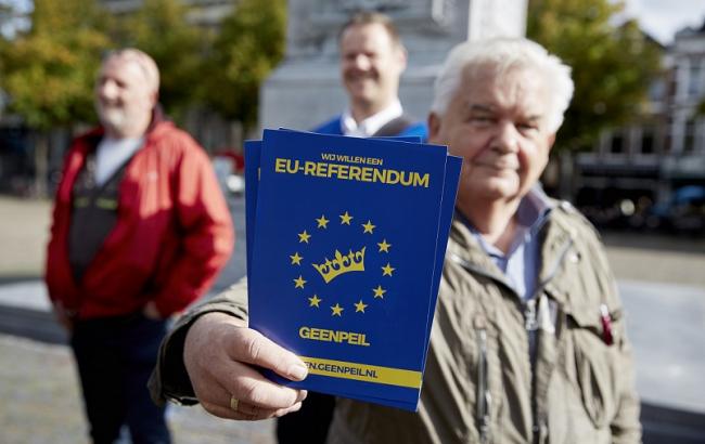 Нардеп: украинский экзит-пол по Амстердаму показывает, что 64% голосуют "за"