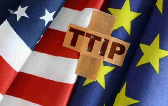 Франция требует прекратить переговоры о зоне свободной торговли ЕС с США
