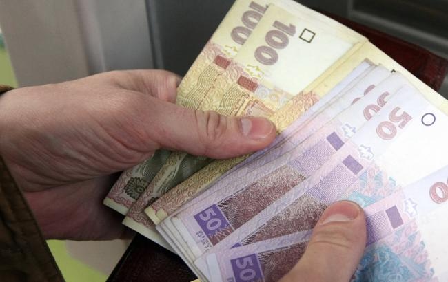 Кабмин предлагает Раде повысить прожиточный минимум до 1496 гривен в 2016