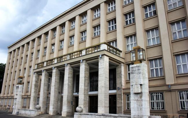 Поліція перевіряє повідомлення про бомбу в кейсі депутата Закарпатської облради