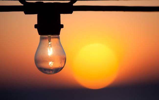В Крыму ежедневно будут отключать свет на 9 часов
