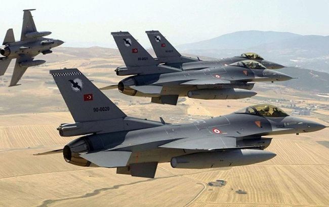 Туреччина знищила 12 об'єктів ІДІЛ на півночі Сирії