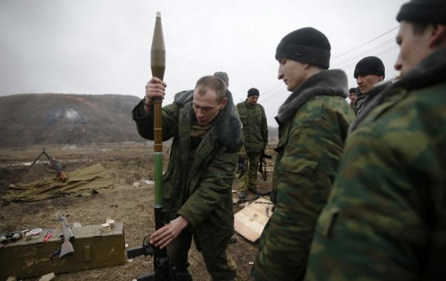 Бойовики обстріляли сили АТО на Донбасі за всіма напрямками