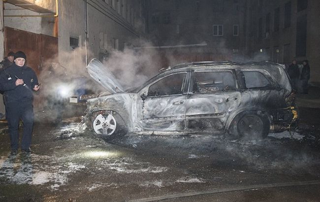 В Ужгороді спалили автомобіль екс-голови Закарпатської облради