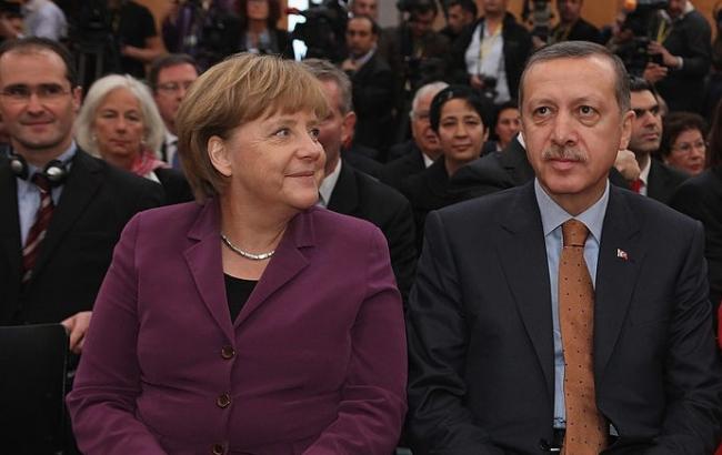Меркель прокомментировала угрозы Эрдогана разорвать сделку по беженцам