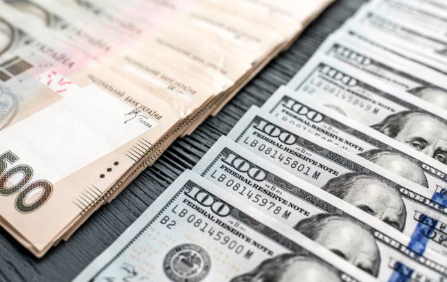 Курс доллара на межбанке в 10:00 сохранился на уровне 26,48 гривен