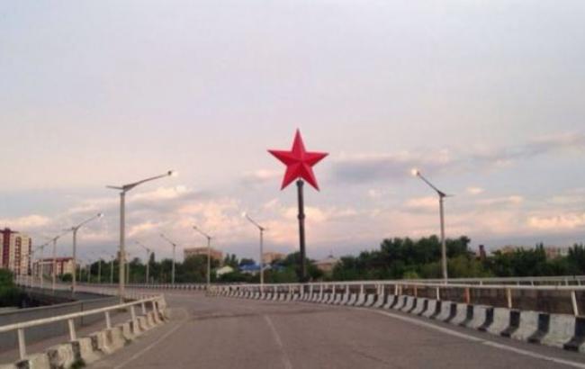 В Луганске партизаны подорвали "Звезду победы", которую установили "Ночные волки"