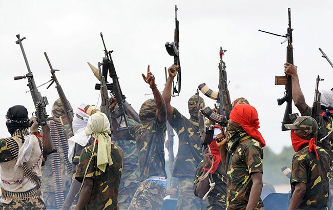В Нигере в результате нападения боевиков погибли более полусотни военных