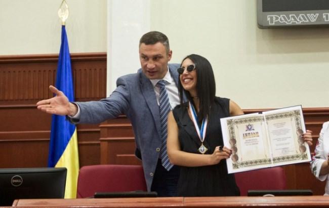 "Як тебе не любити": Джамала стала почетным гражданином Киева