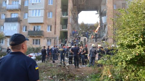 У Дрогобичі під завалами будинку знайшли 8 тіл