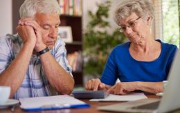 Робота за кордоном, а пенсія в Україні: юрист пояснив, як зарахувати стаж