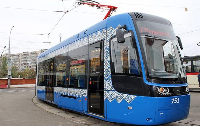 У Києві продовжили ремонт лінії швидкісного трамвая