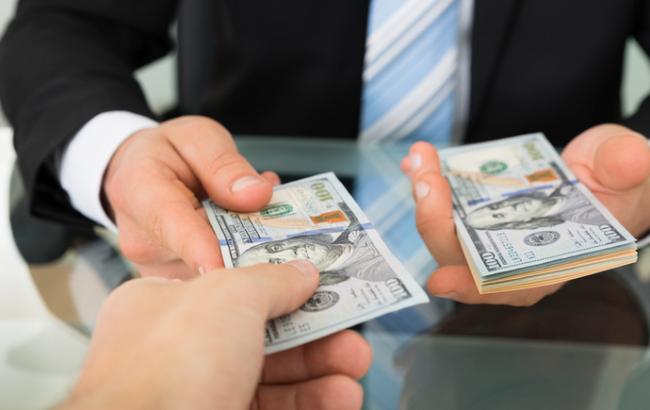 Долги крупнейших бизнесменов в разы больше, чем запланировано получить от МВФ, - журналист