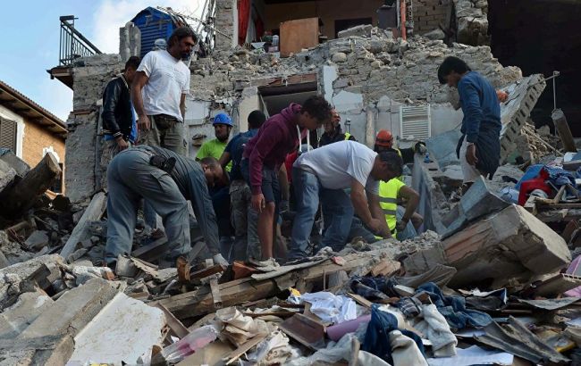 Постраждале від землетрусу місто в Італії подало позов проти Charlie Hebdo