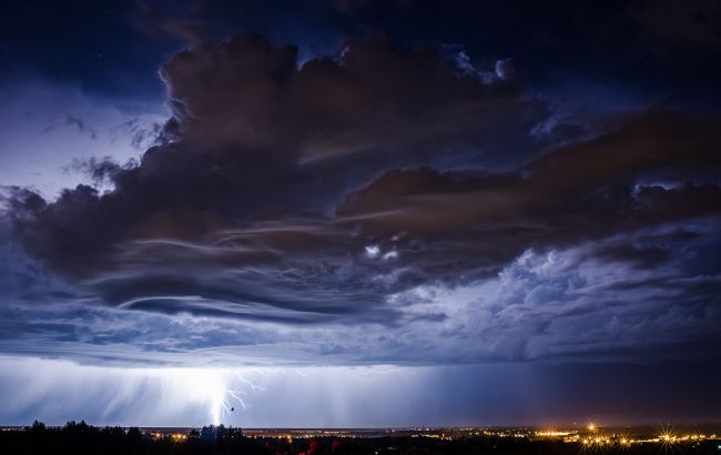 Жара до +37 и грозовые ливни: синоптики удивили украинцев прогнозом до середины лета