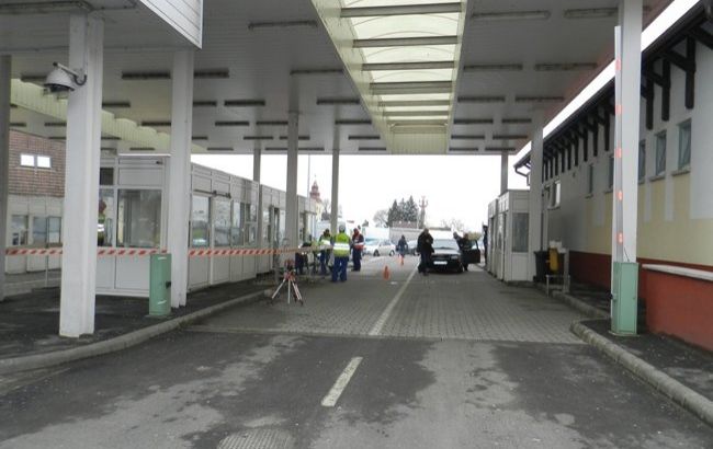 ГПСУ ограничила работу пропускных пунктов на границе с Венгрией