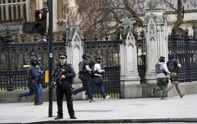 Теракт возле парламента Британии: полиция арестовала 7 подозреваемых